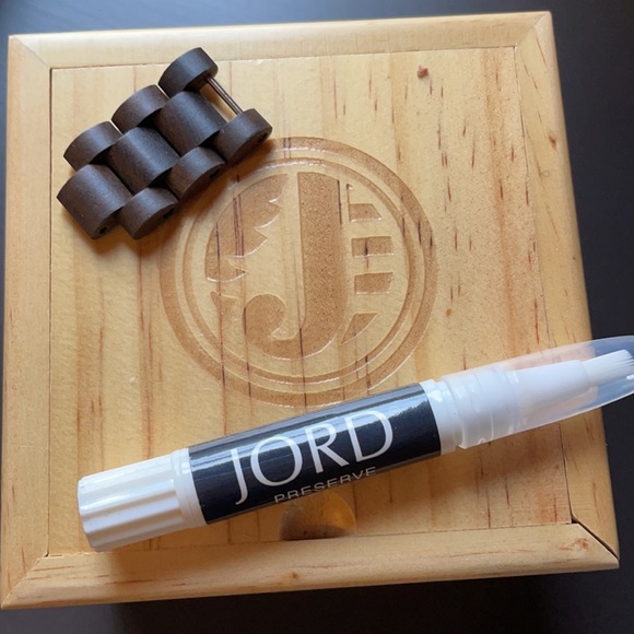 JORD Hand Crafted Wood Watch - Picture 4 of 4